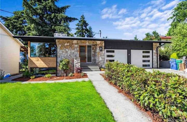 Huge, modern 6 bed, 4 bath home…