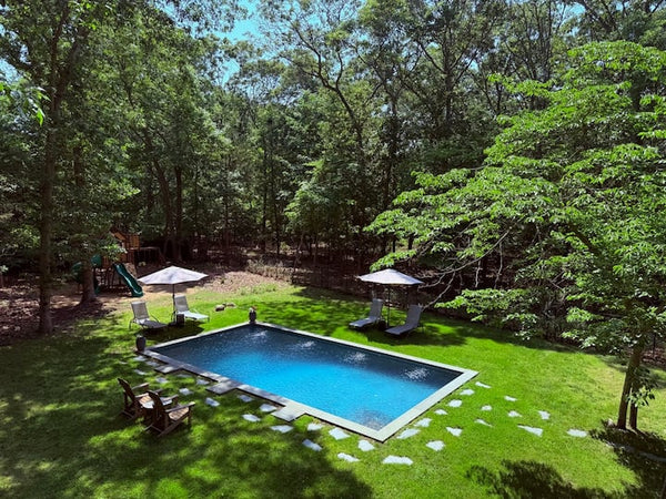 Upscale Hamptons Home: 1 Mi to…