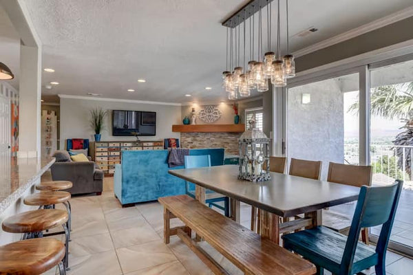 Large Renovated 4bd/3ba Las…